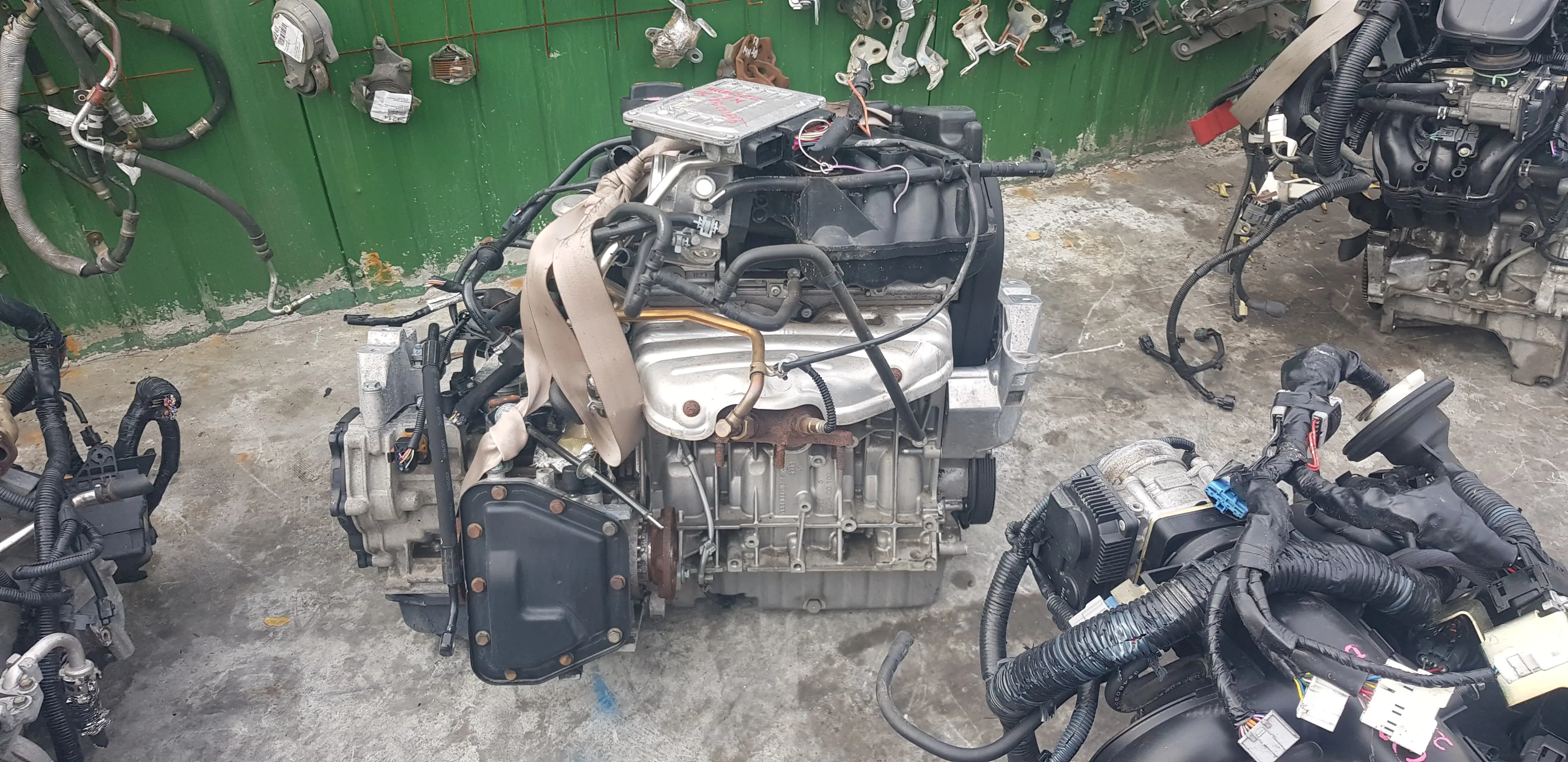 Купить Двигатель 06A 100 040 C Volkswagen New Beetle A4 Код заказа