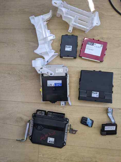 Купить Блок efi для Toyota Prius Alpha