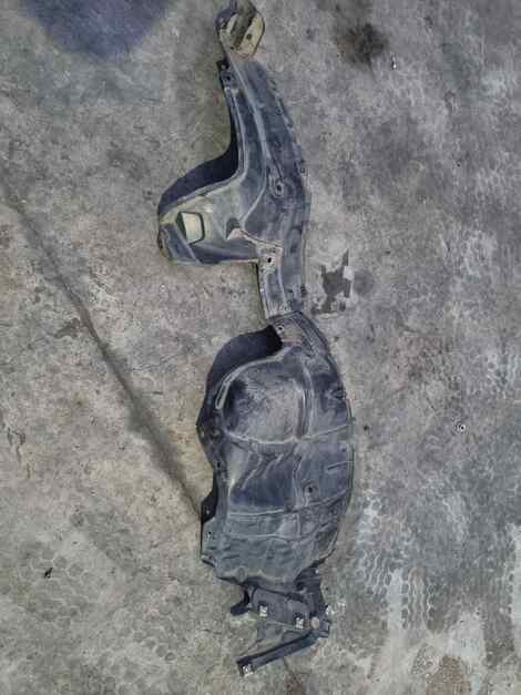 Купить Подкрылок для Nissan Serena