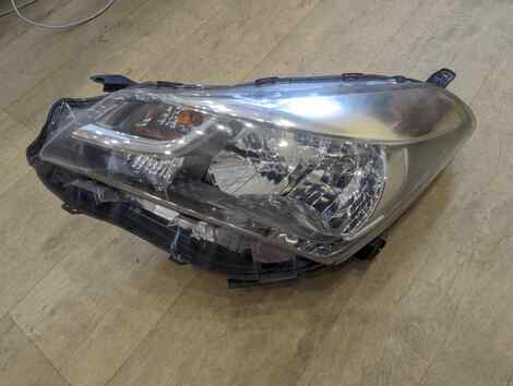 Купить Фара для Toyota Vitz Купить Фара для Toyota Vitz