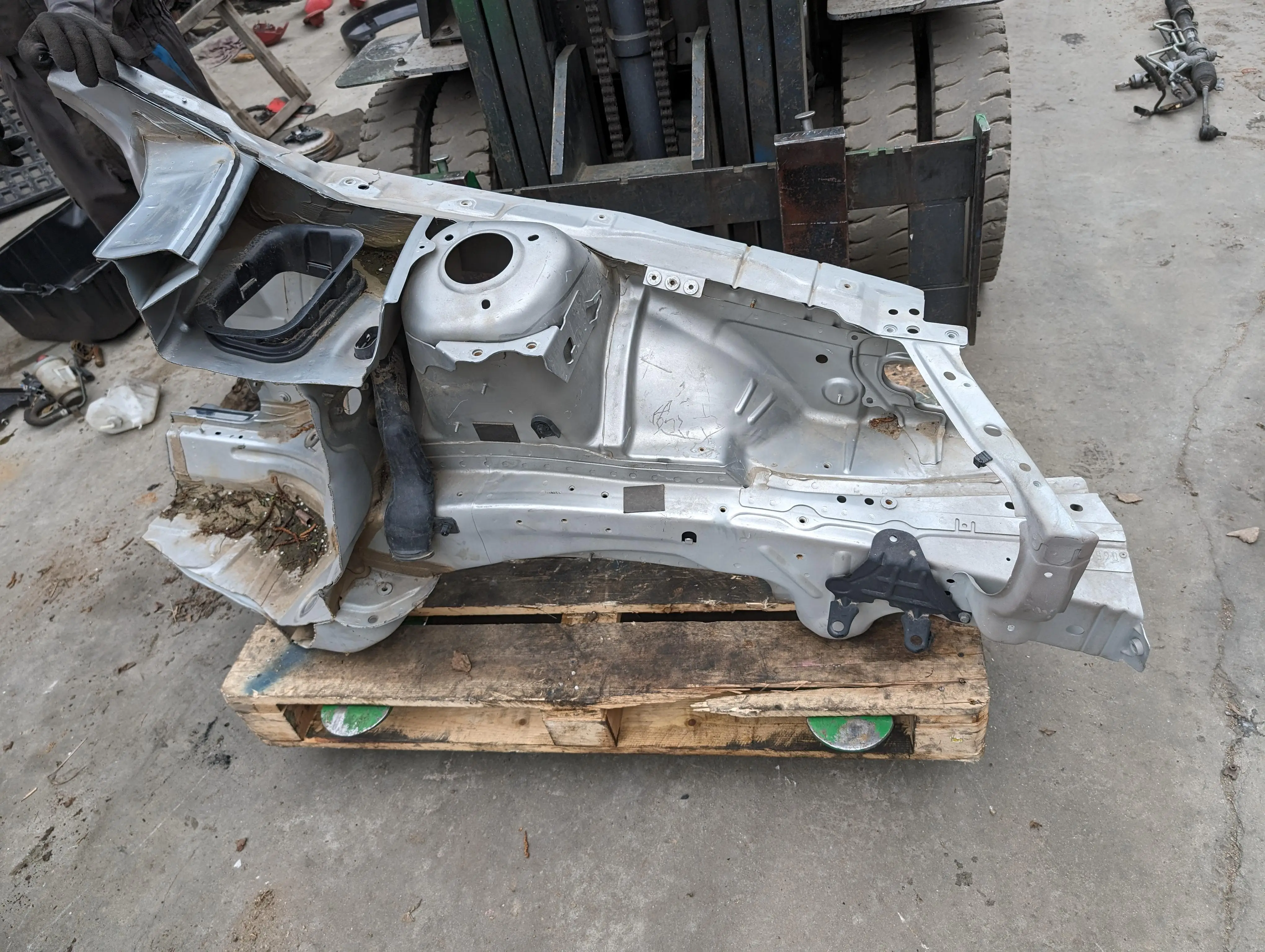 Купить Лонжерон Volvo XC70 SZ59 Код заказа 32275