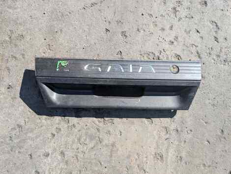 Купить Накладка 5-й двери для Toyota Gaia Купить Накладка 5-й двери для Toyota Gaia