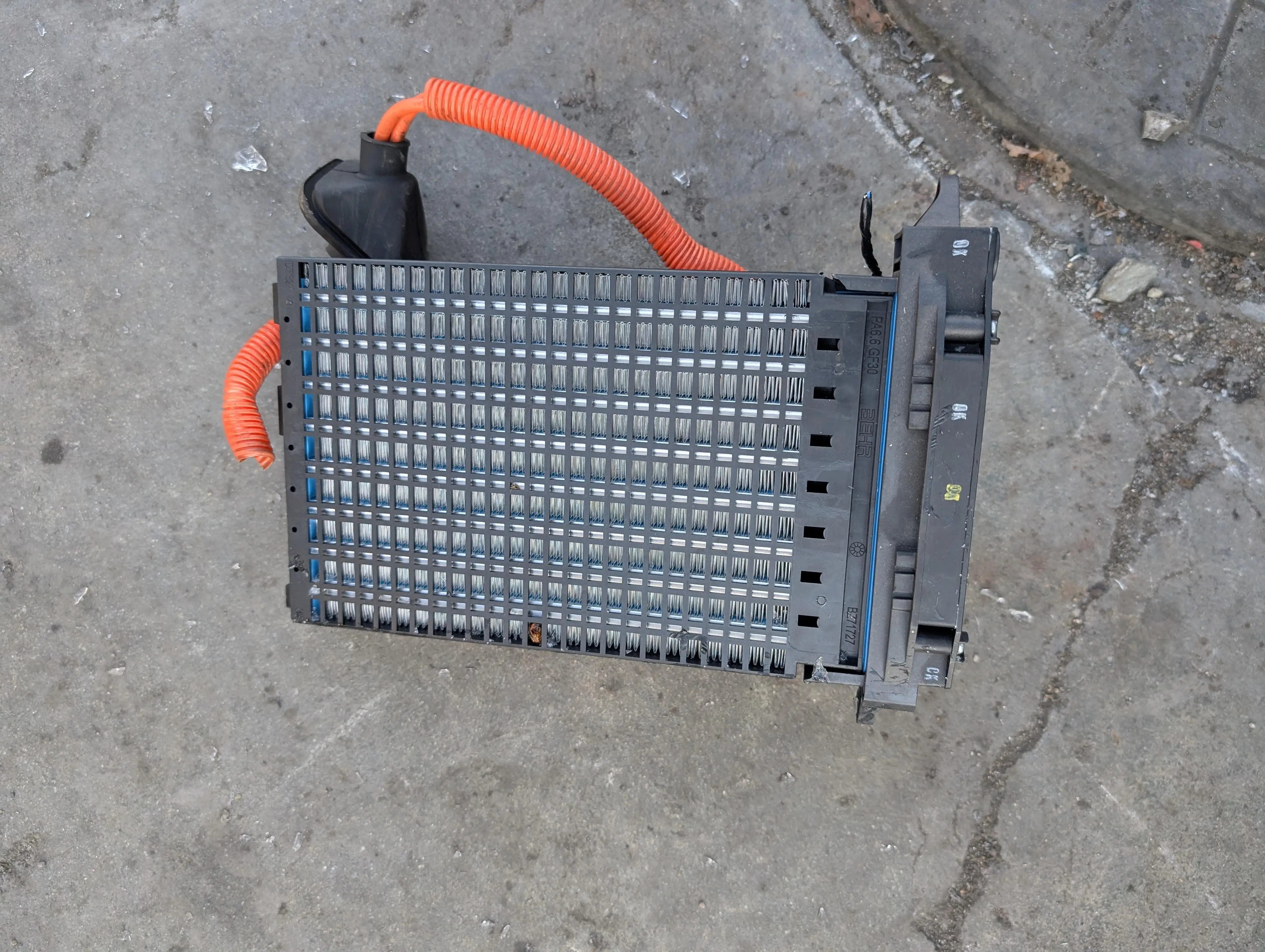 富士 Купить Радиатор печки 27143-3NK1A Nissan Leaf AZE0 Код заказа 60590